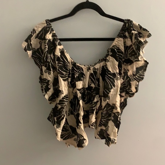 black floral top - Picture 1 of 2